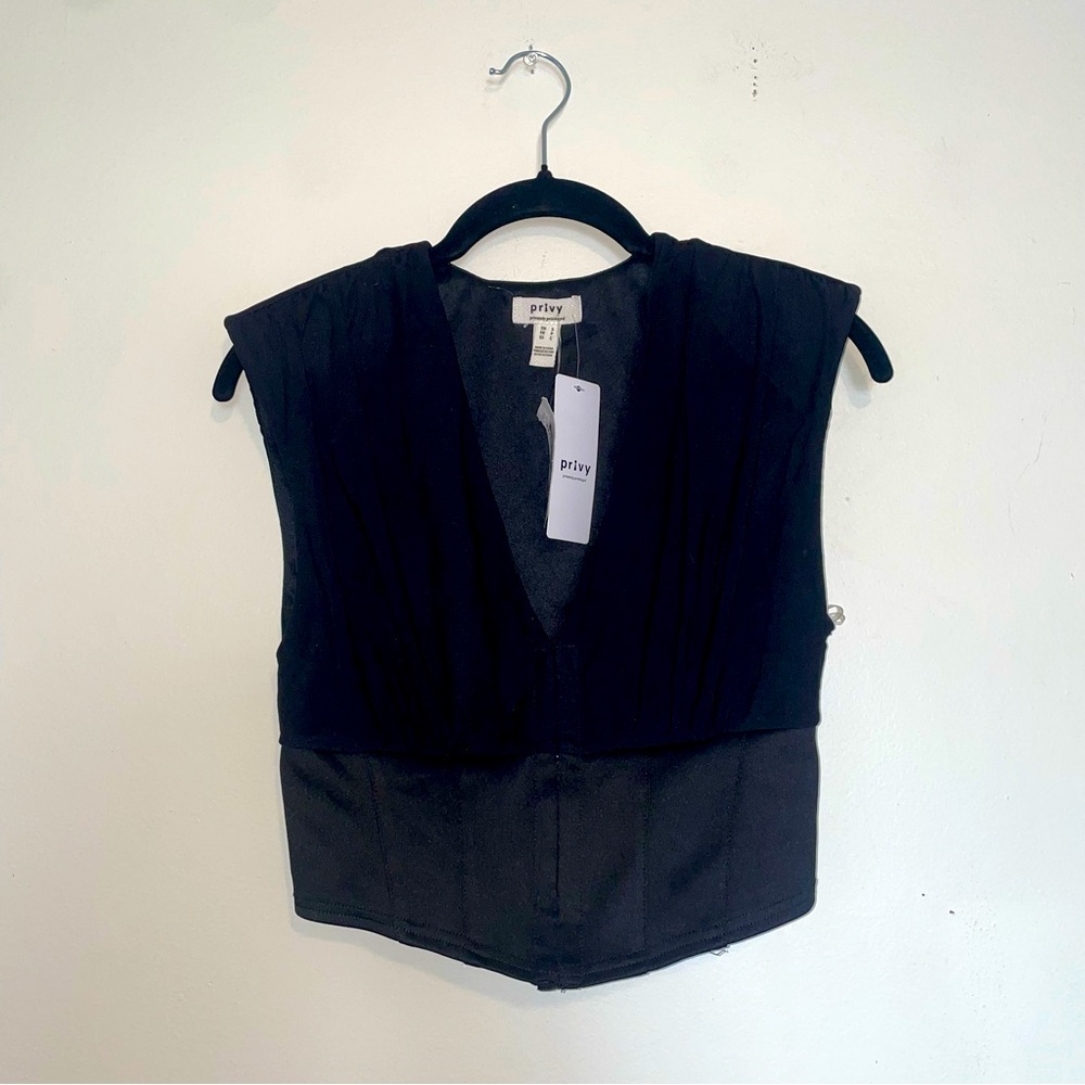 Privy | Black V-Neck Cropped Tank Top
